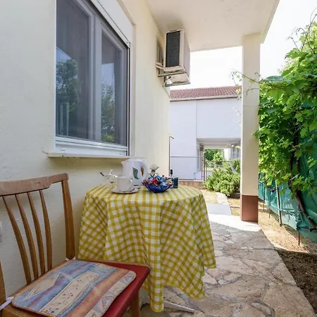 1 Bedroom Beautiful In Karin Gornji * 고르니 카린