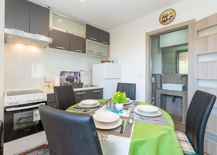 Apartman Stunning In Karin Gornji